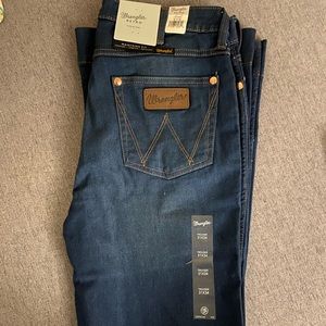 Women’s High Rise Retro Wranglers